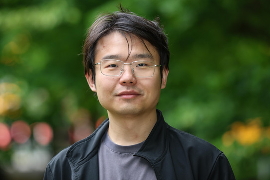 Picture of Zhe Zheng.
